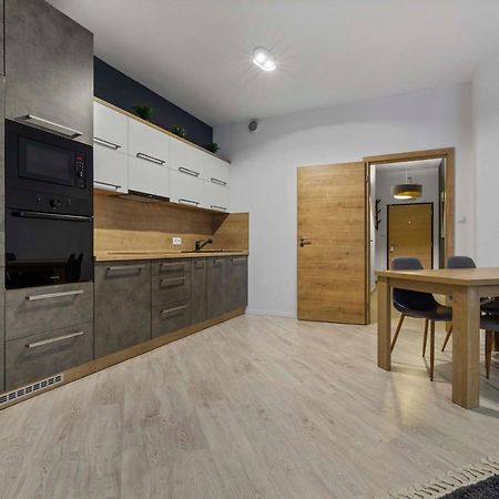 Lam Anthracite W Ac & Balcony Daire Bratislava Dış mekan fotoğraf